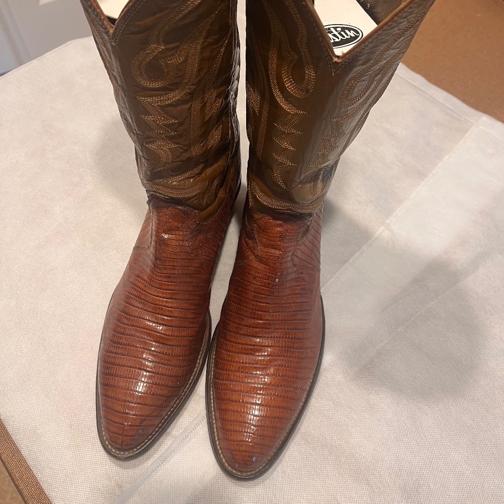 Justin pre-ban lizard skin boots, size 9 1/2 tan